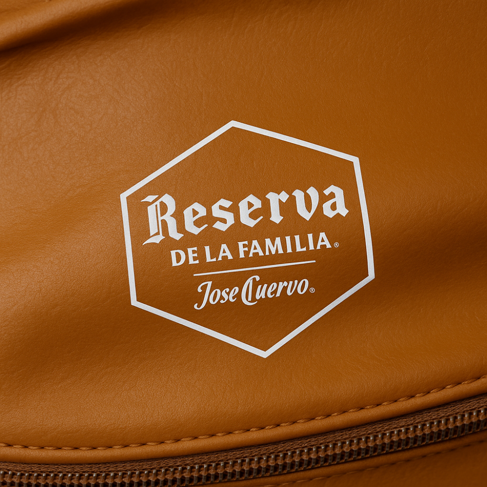 TEQUILA JOSE CUERVO RESERVA DE LA FAMILIA PLATINO 750 ML + NECESER DE REGALO