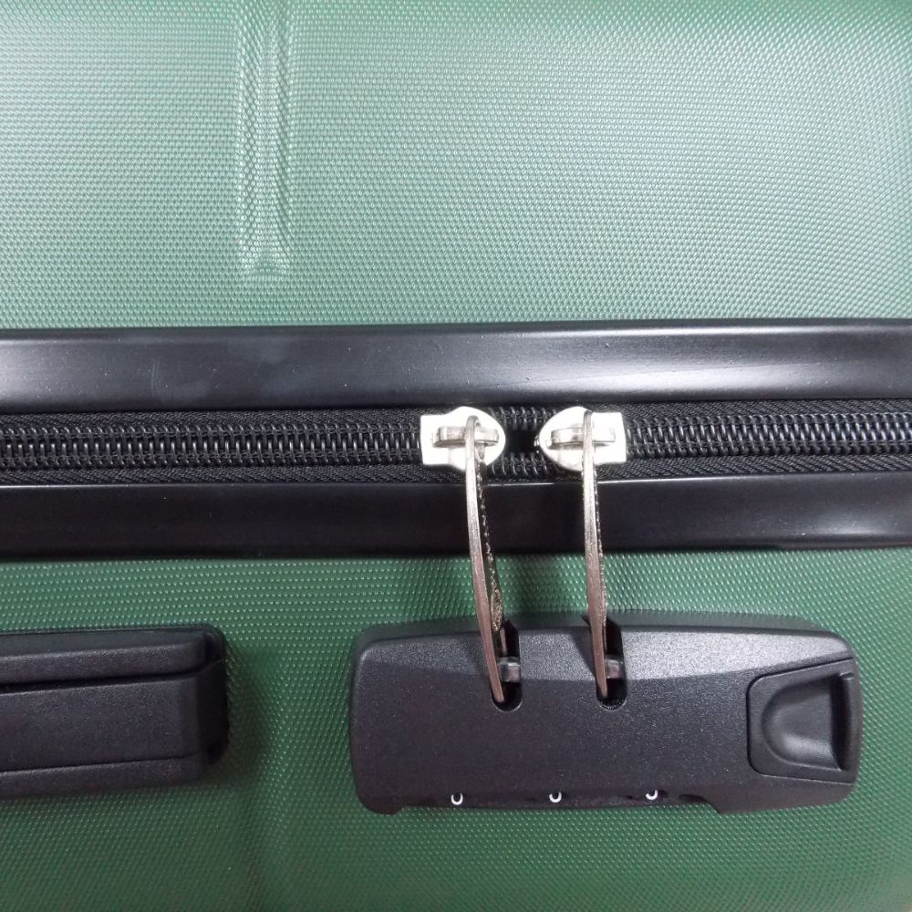 MALETA BUCHANAN´S + 2 BOTELLAS DE REGALO: BUCHANAN´S 12 Y PINEAPPLE