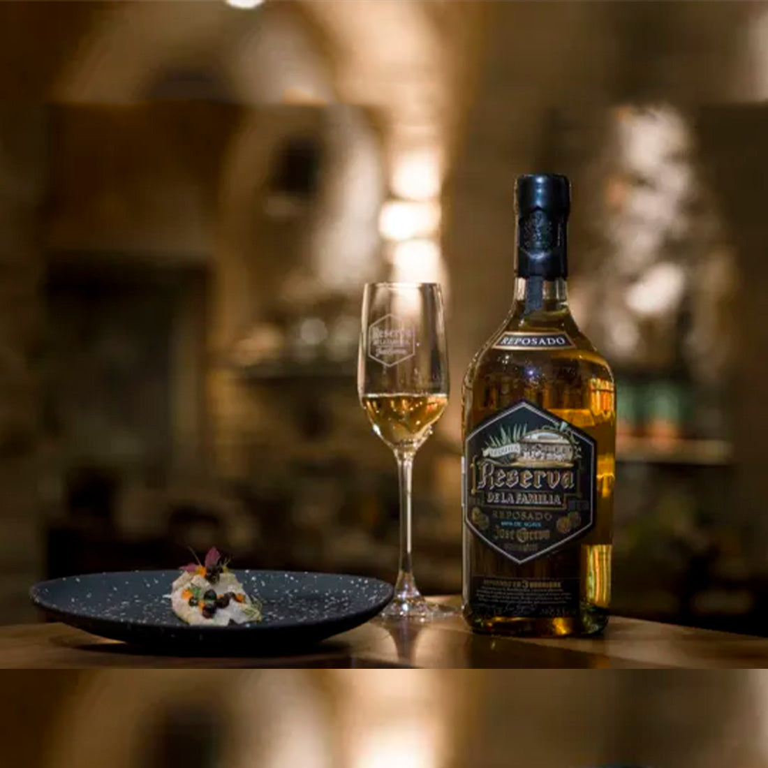 TEQUILA RESERVA DE LA FAMILIA REPOSADO 750 ml